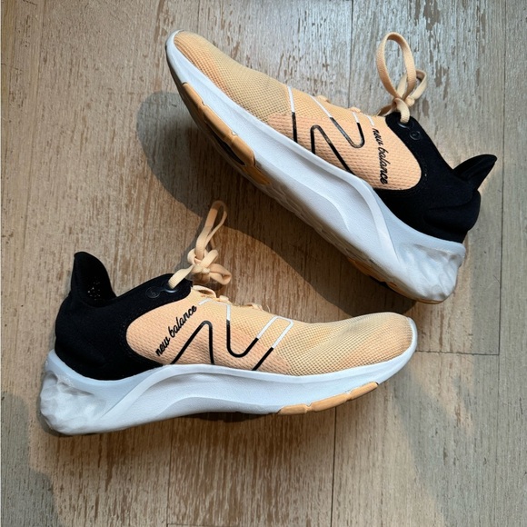 New Balance Fresh Foam Roav Knit Sneaker - Picture 2 of 5